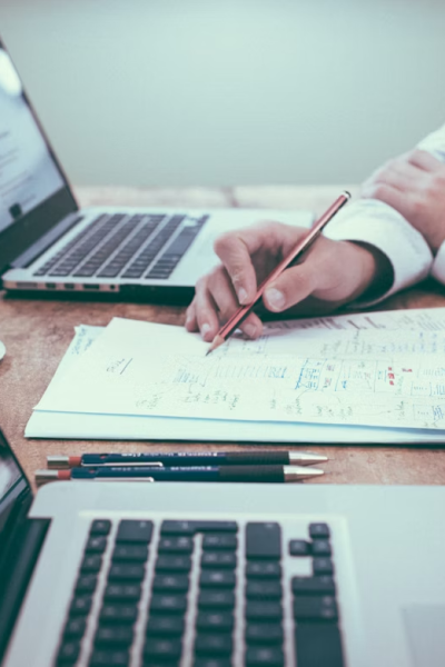 Création de site WordPress en cours par une webdesigner